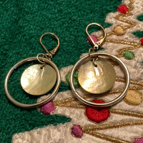 Shell earrings - Picture 1 of 2